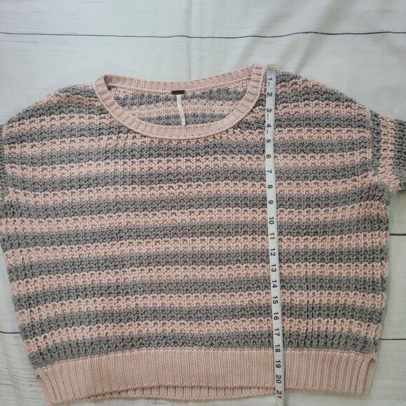 Free People Size XS At The Beach Sweater Pink Striped Chunky Pullover Casual - Picture 6 of 13